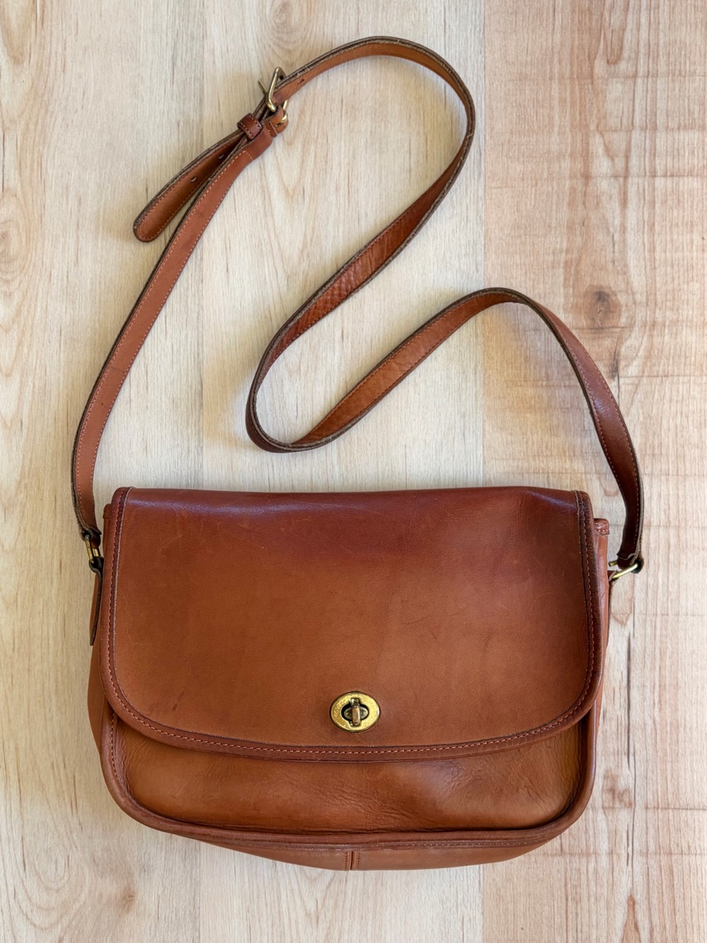 Vintage Coach 9790 British Tan Leather City Bag | Saddle Crossbody